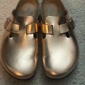 Rose Gold Boston Birkenstocks Clogs {size 39}